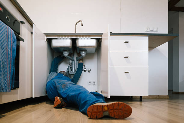 Professional Leak Detection technician working in Mirror Lake, NH